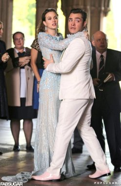 Blair-Waldorf-Wedding-Dress-Chuck-Bass-Pictures